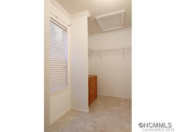33 Slick Rock Road - Photo 8