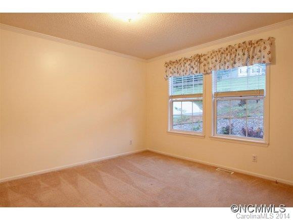 33 Slick Rock Road - Photo 9