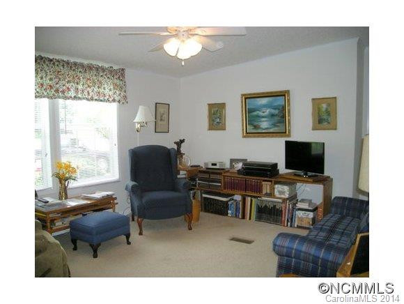 312 Forsythia Court - Photo 3