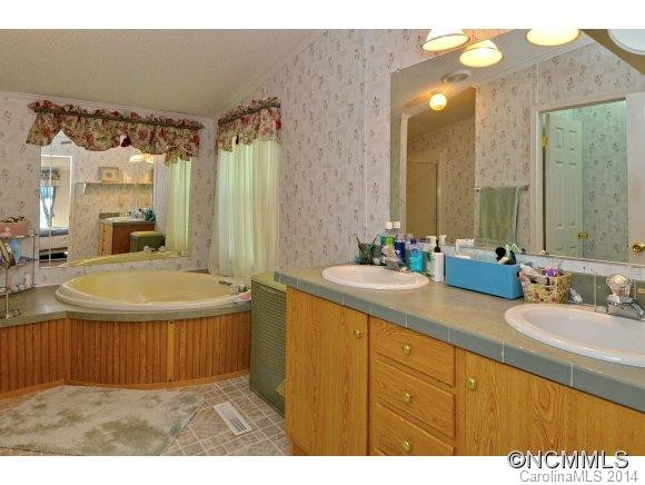 14 Slick Rock Road - Photo 8