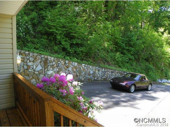 820 CREEKSIDE DR. - Photo 10