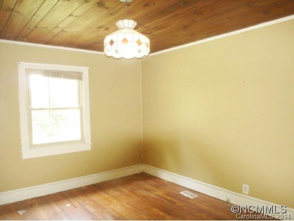515 HALSBURY AVE - Photo 7