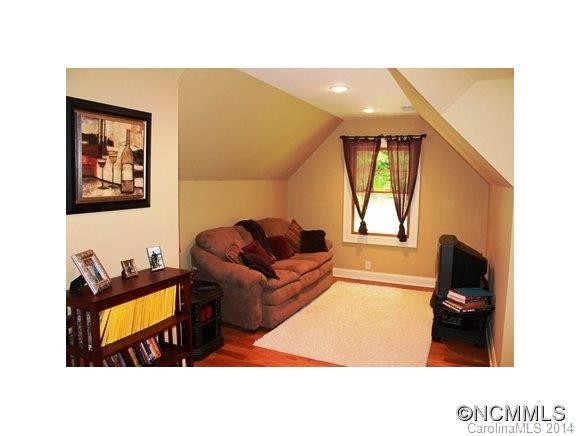 506 Kingcrest Drive - Photo 12