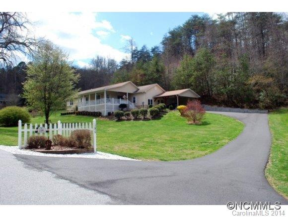 196 Paw Paw Cove