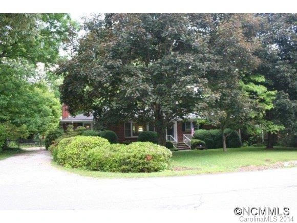 205 Thornbird Ave