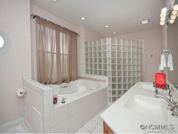 14 SHADOW BROOK DRIVE - Photo 13