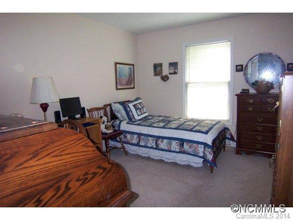 548 Thunder Road - Photo 10