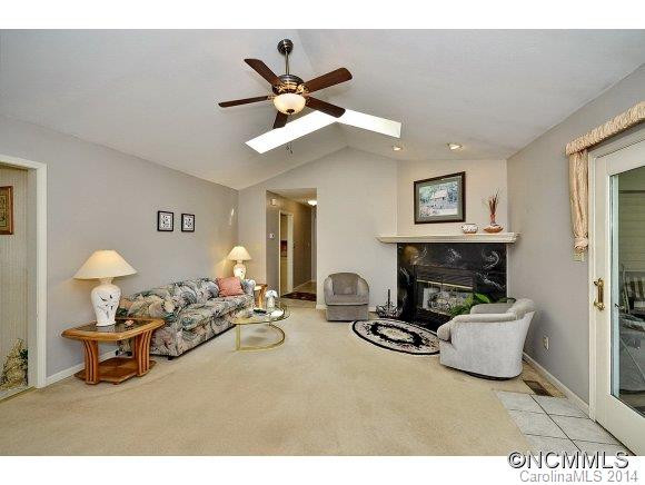 25 FAIRWAY VIEW DRIVE - Photo 2