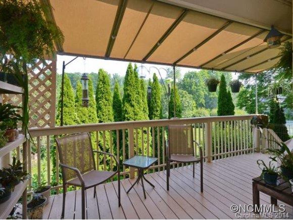 121 Deerlake Drive - Photo 3