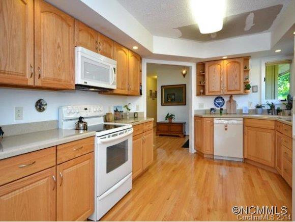 121 Deerlake Drive - Photo 7