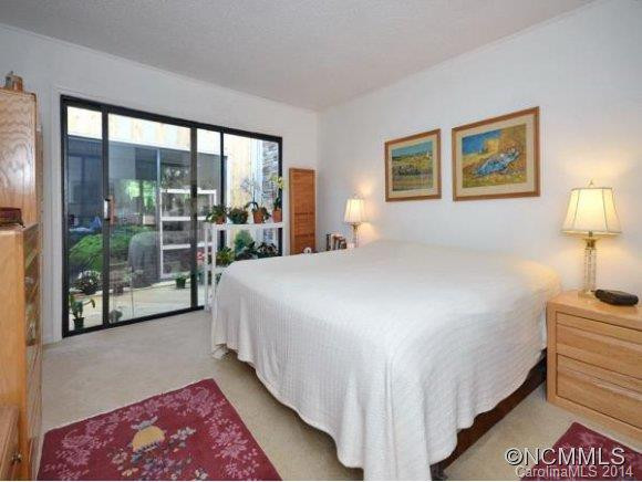 121 Deerlake Drive - Photo 10