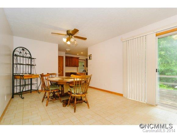 28 Lakeshore Dr - Photo 11