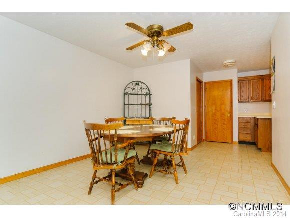 28 Lakeshore Dr - Photo 12