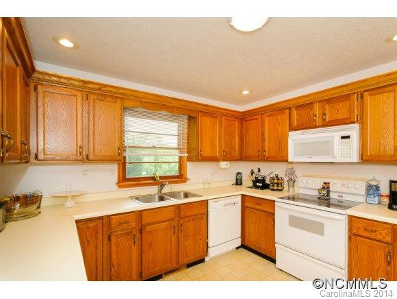 28 Lakeshore Dr - Photo 16