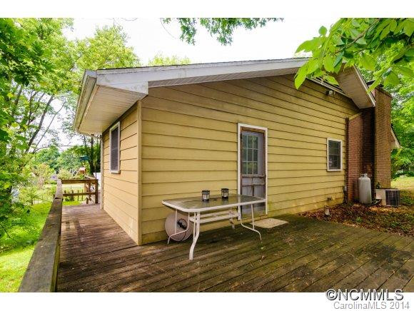 28 Lakeshore Dr - Photo 5