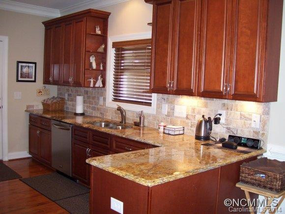 325 CHARLESTON DRIVE - Photo 3