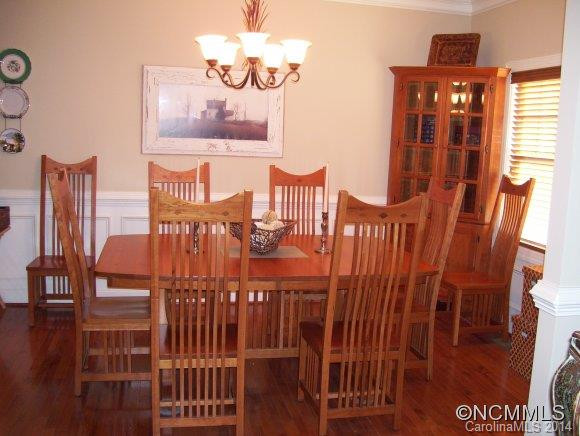 325 CHARLESTON DRIVE - Photo 4
