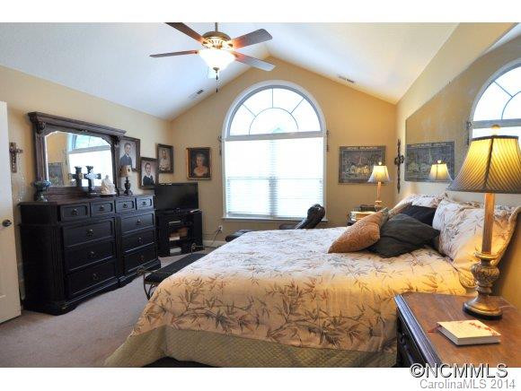 258 Summerfield Place - Photo 10