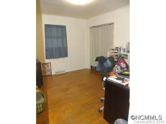 19 Stratford Drive - Photo 8