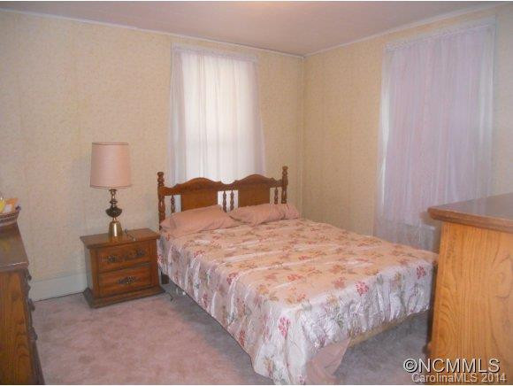162 Hazel Street - Photo 4