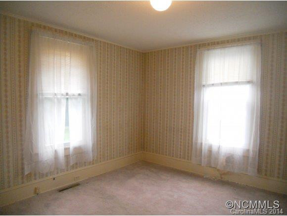162 Hazel Street - Photo 5