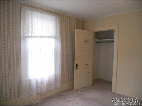 162 Hazel Street - Photo 6