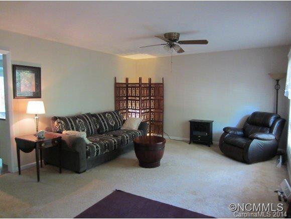 105 Happy Lane - Photo 2