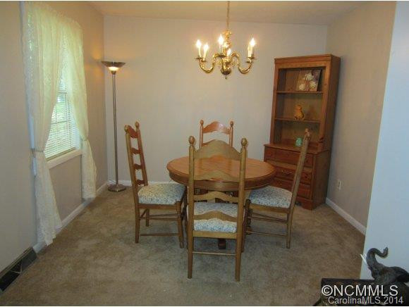 105 Happy Lane - Photo 3