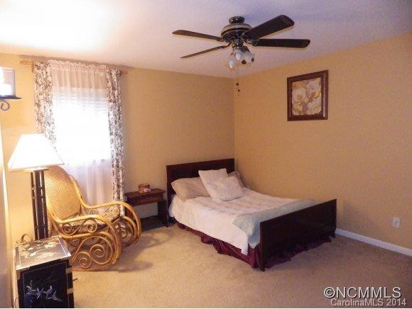 105 Happy Lane - Photo 9
