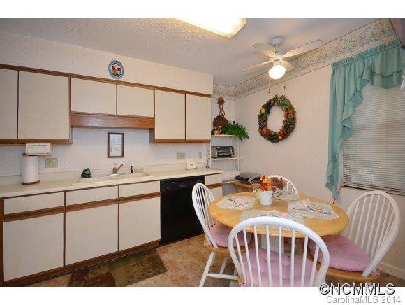 2203 Abbey Circle - Photo 10