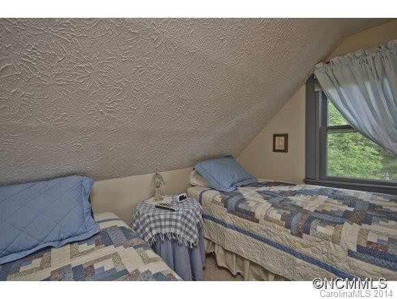 4 Fox Den Rd - Photo 12