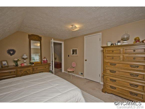 4 Fox Den Rd - Photo 14