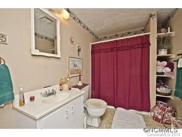 4 Fox Den Rd - Photo 16