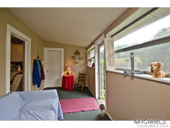 4 Fox Den Rd - Photo 17