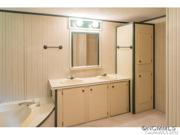 262 Flat Creek Road - Photo 10