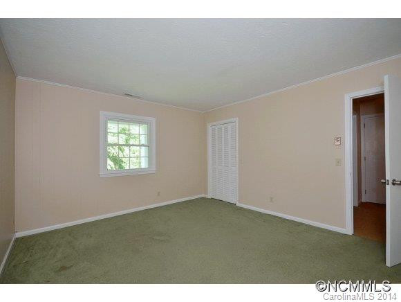 214 NORTH HILLS DRIVE - Photo 14