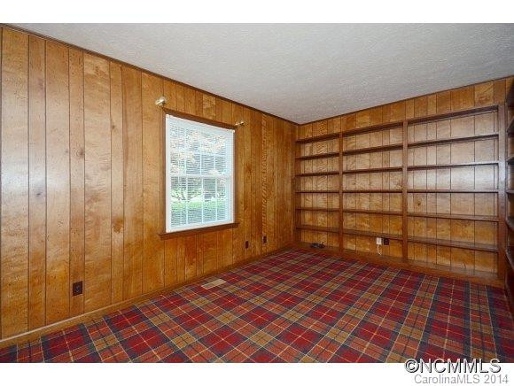 214 NORTH HILLS DRIVE - Photo 8