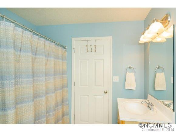31 Third - Photo 15