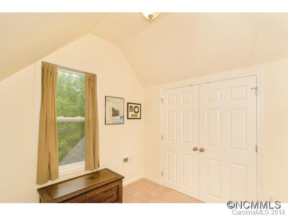 31 Third - Photo 16