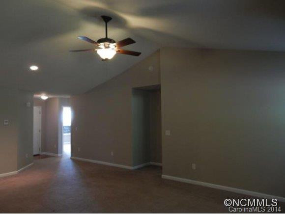 75 BIRKSHIRE WAY - Photo 2
