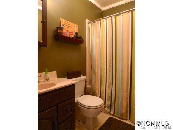 910 Enola Rd - Photo 8