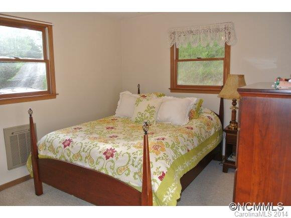 202 Hamlet Drive - Photo 18