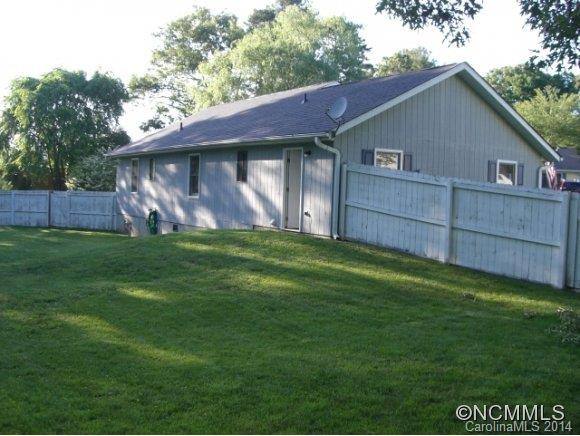 107 Gossett Dr - Photo 2