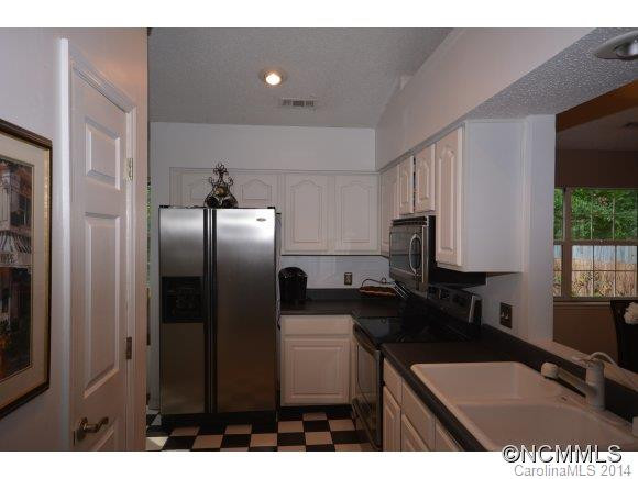 121 Forest Drive - Photo 10