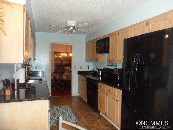 800 Greenwood Drive - Photo 3