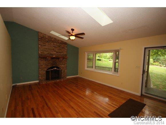 28 Country Ln - Photo 3