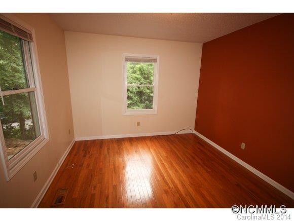 28 Country Ln - Photo 8