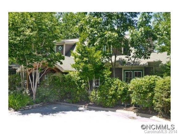 250 Creekside Way, C-201