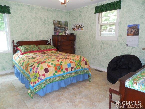 471 Woodfin Rd - Photo 11