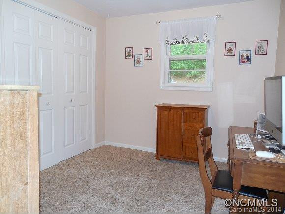 471 Woodfin Rd - Photo 12